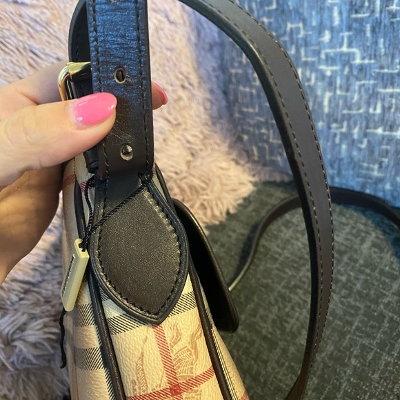Authentic Burberry haymarket check crossbody bag - Picture 6 of 11